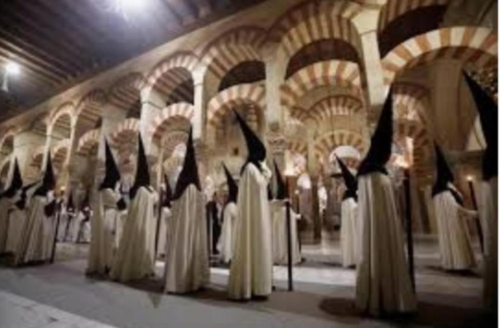 A 20 Metros De La Mezquita Catedral ,Apartamentos Turistico Cespedes 5 Cordova Esterno foto