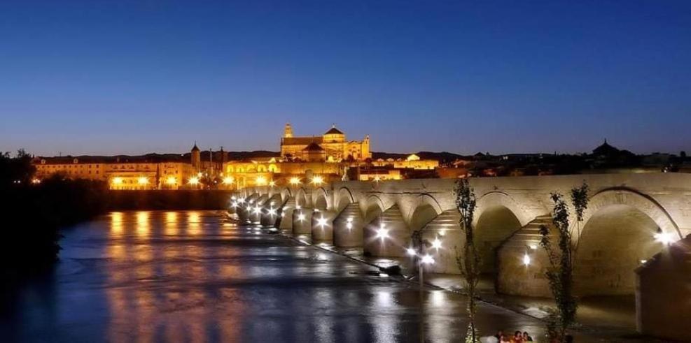 A 20 Metros De La Mezquita Catedral ,Apartamentos Turistico Cespedes 5 Cordova Esterno foto